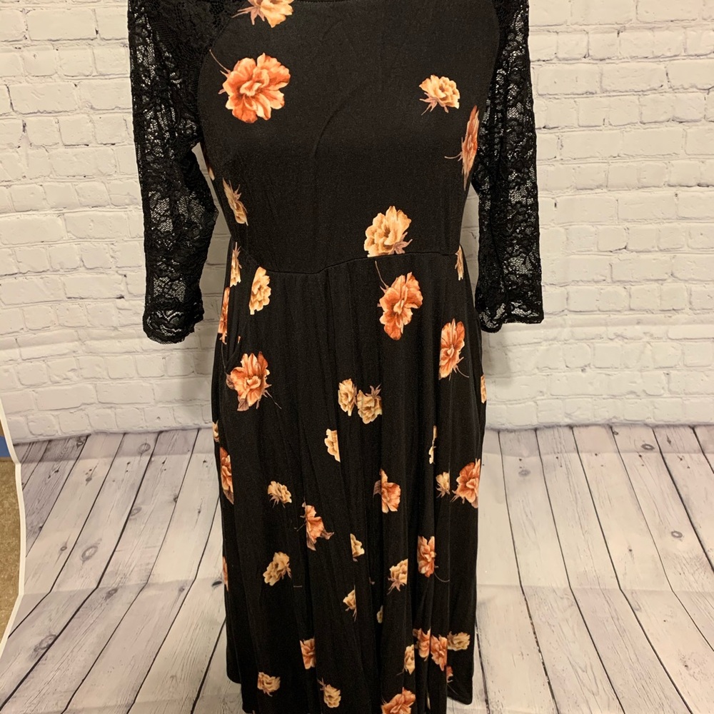 Torrid Super Soft Dress Lace Sleeves